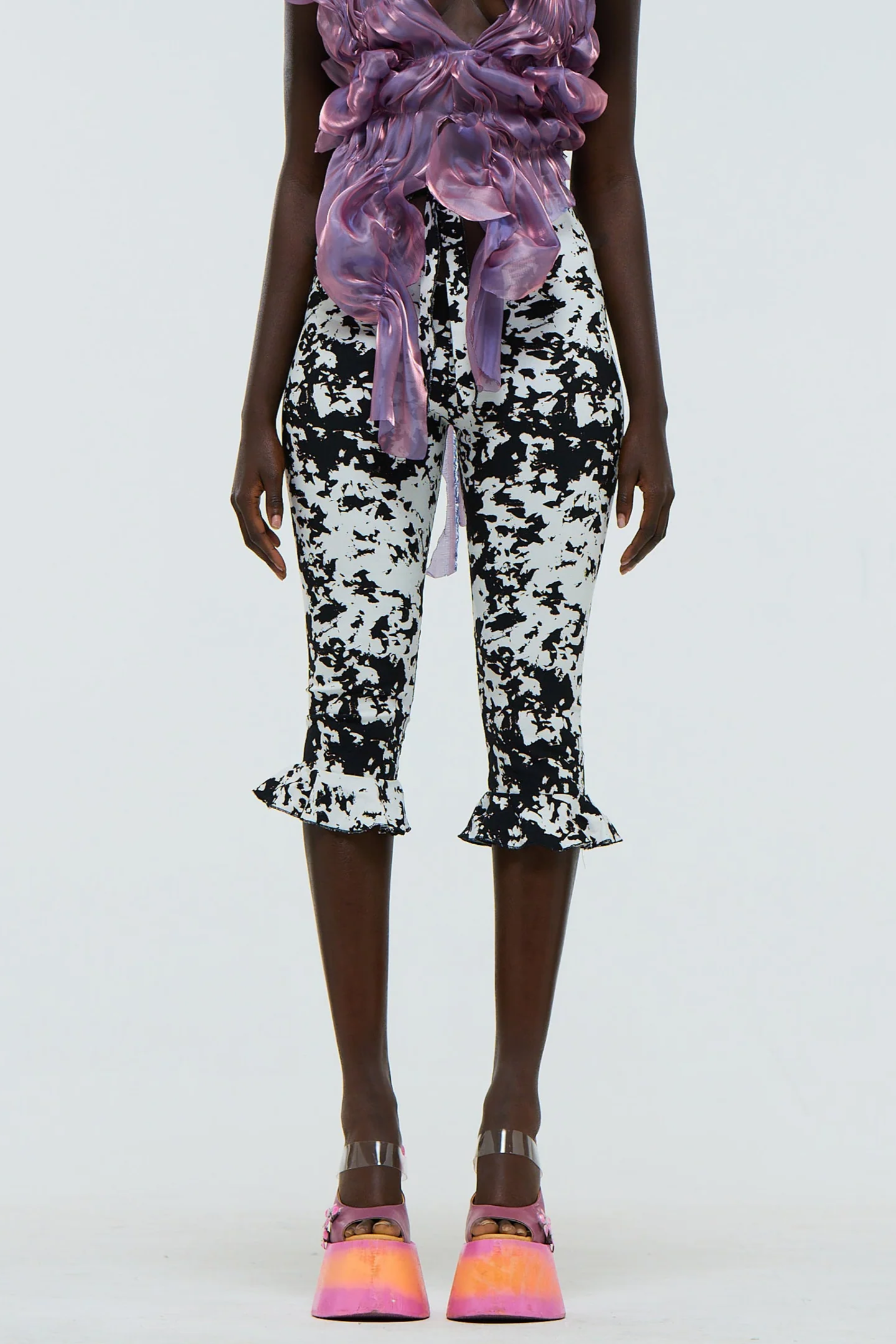 Mono Frill Capris