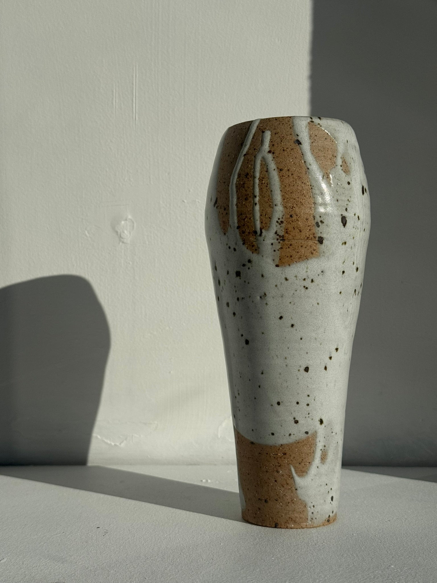 Vase - White  (med)