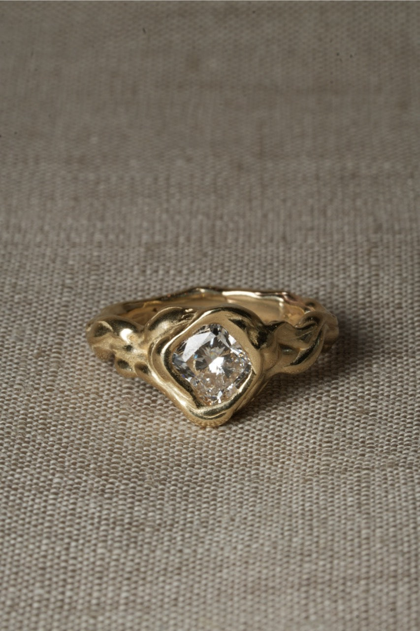 Diamond Amphitrite Ring