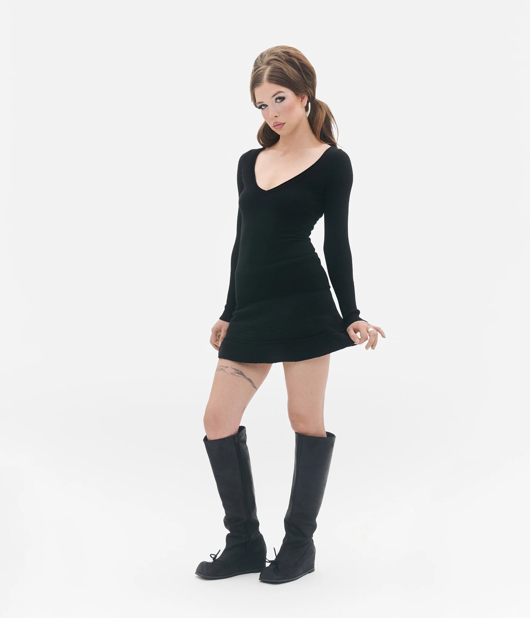 Retired Cheerleader V-Neck Knit (Black)
